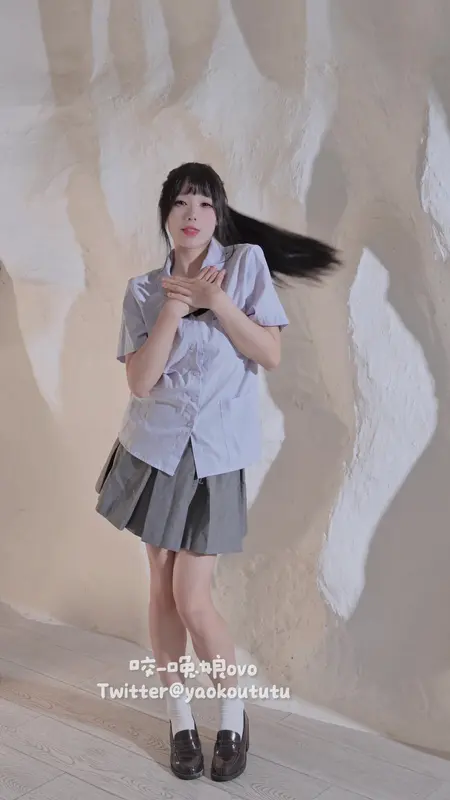 咬一口兔娘(黏黏团子兔) – NO.076 盒岛1800目标奖励『I LOVE U』 15