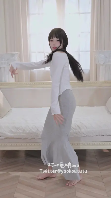 咬一口兔娘(黏黏团子兔) – NO.083 九月T3专属舞蹈『stellar-刺痛』 8